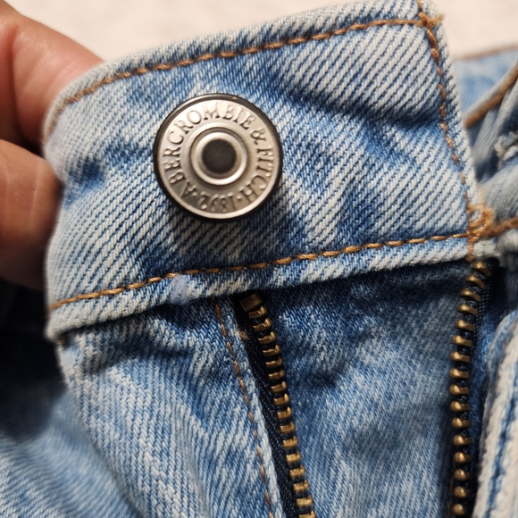 Abercrombie & Fitch Women's '90s High Rise Relaxed Jeans Curve Love Sz 8 - Picture 9 of 15